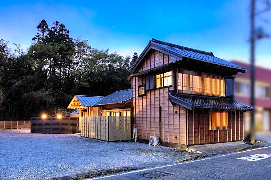 城下町家 茶庭 飛び石 BBQ 筍 金蔵Kinzo