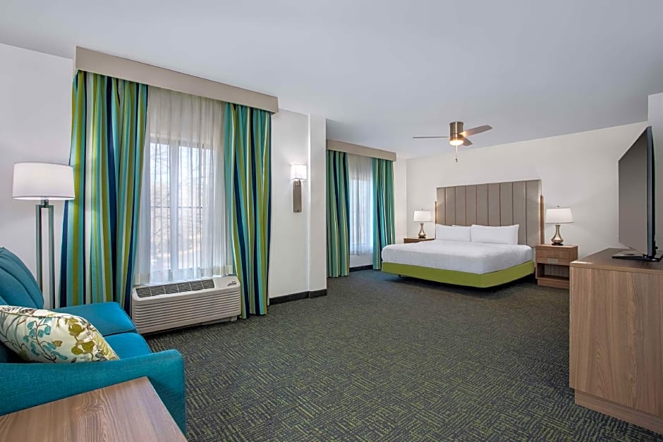 Photo 1 of 15 of Studio 1 King Bed, Mobility Accessible, Roll in Shower