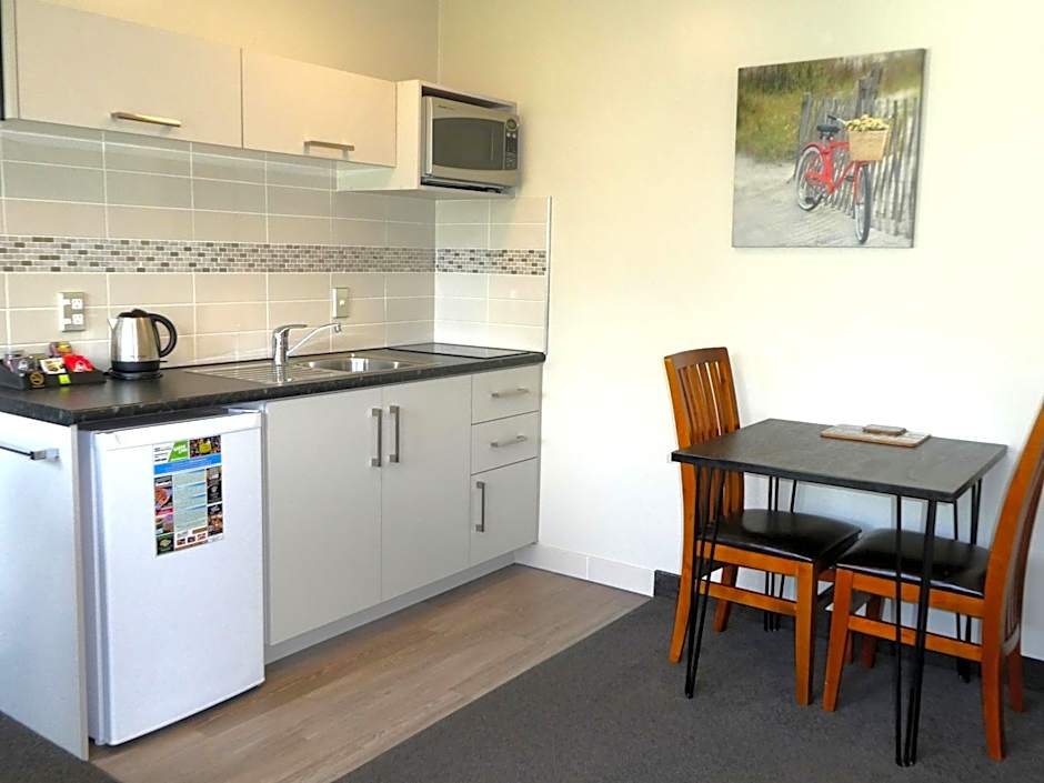 Caples Court Motel & Apartments