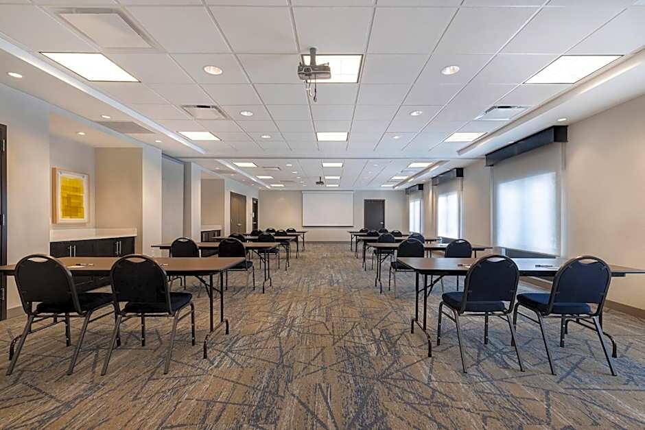 Holiday Inn Express & Suites Kansas City KU Medical Center By IHG