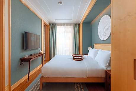 Studio King Suite with Balcony