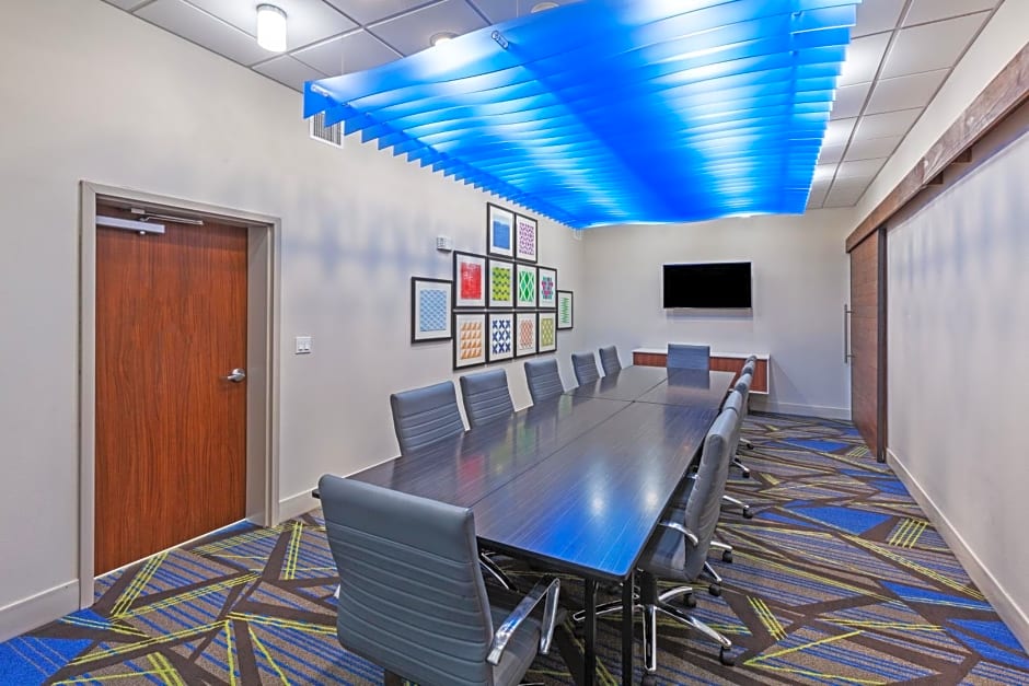 Holiday Inn Express & Suites Brenham South By IHG