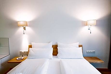 Deluxe Double Room with Bath
