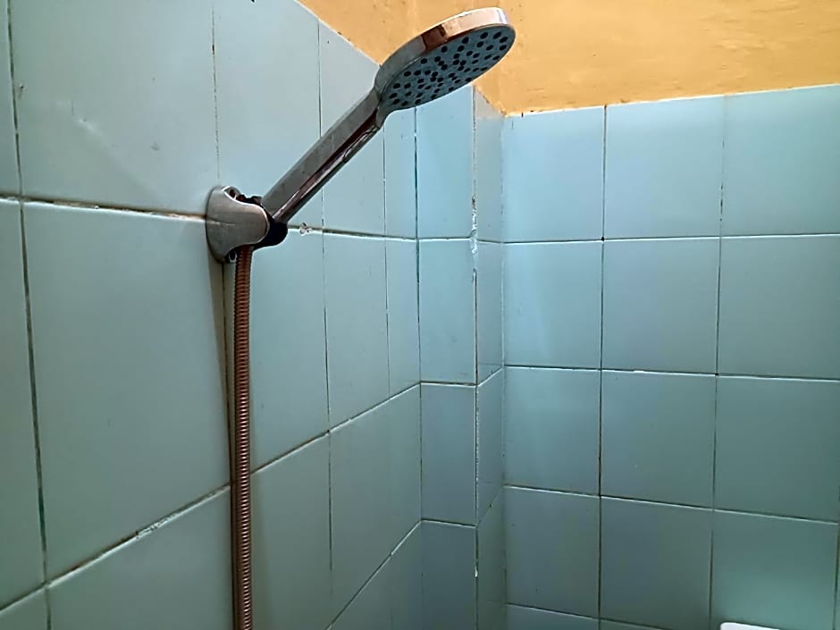 OYO 93073 Penginapan 69