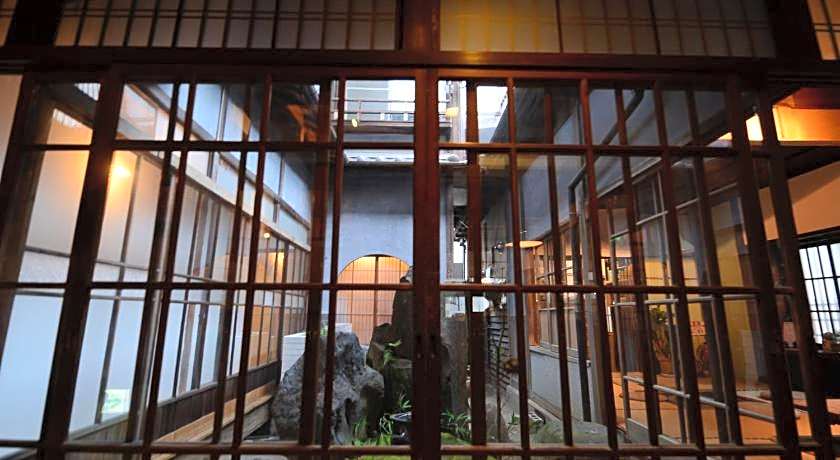 TAKETA Station Hostel cue