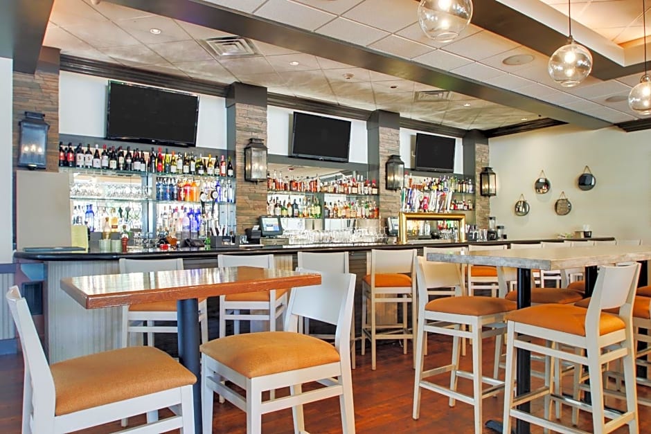 Holiday Inn Westbury-Long Island by IHG