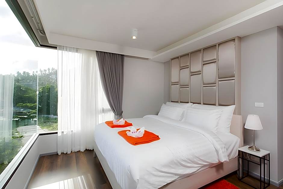 6th Avenue Surin Beach