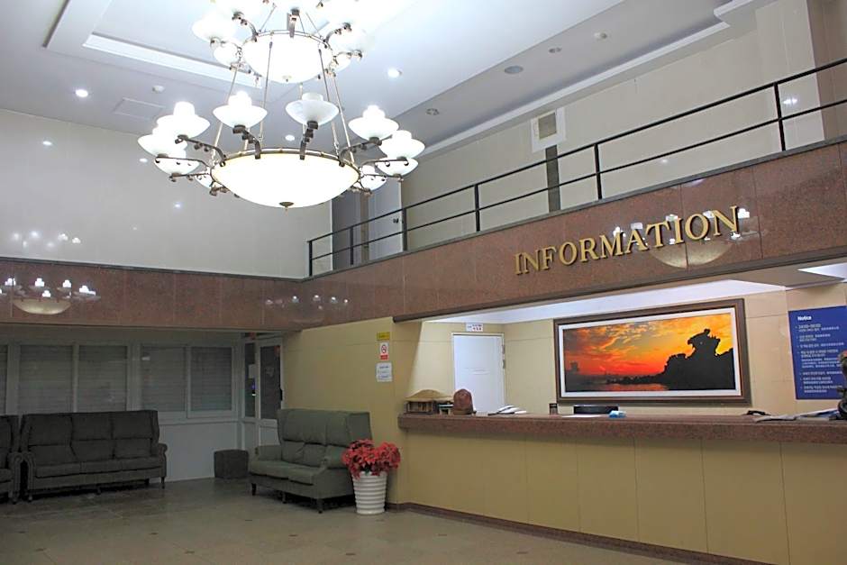 New Manhattan Tourist Hotel