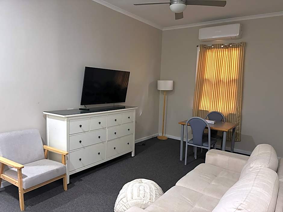 Broken Hill Tourist Lodge