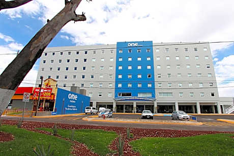 One Guadalajara Periférico Poniente