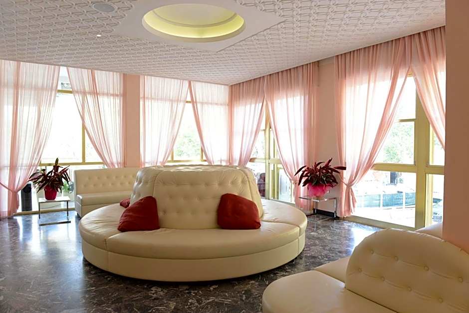 Hotel Embassy