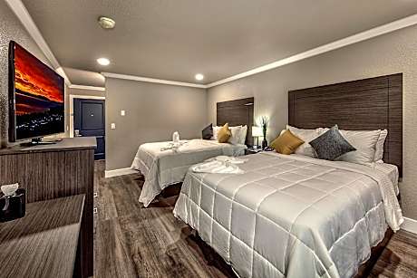 Superior Queen Room with Two Queen Bed