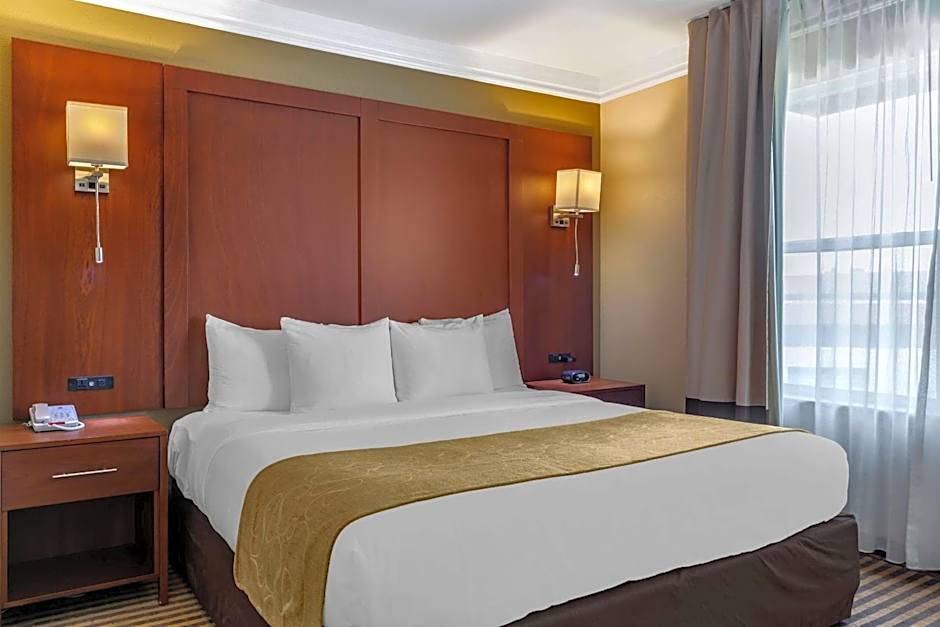 Comfort Suites Visalia