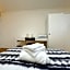 London Oasis Flat with High-Speed Broadband and Free Parking