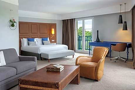 Executive King Suite with Sofa Bed