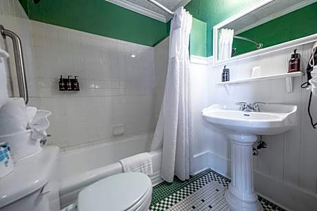 Standard Queen Room