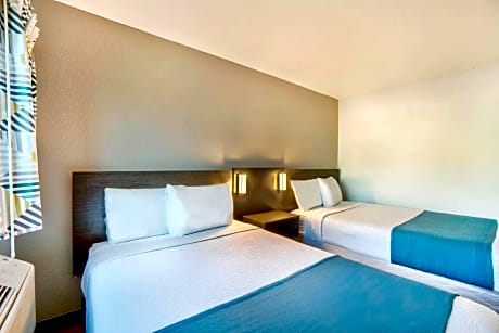 Queen Room with Two Queen Beds - Disability Access - Roll In Shower