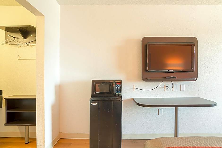 Motel 6-Little Rock, AR - West