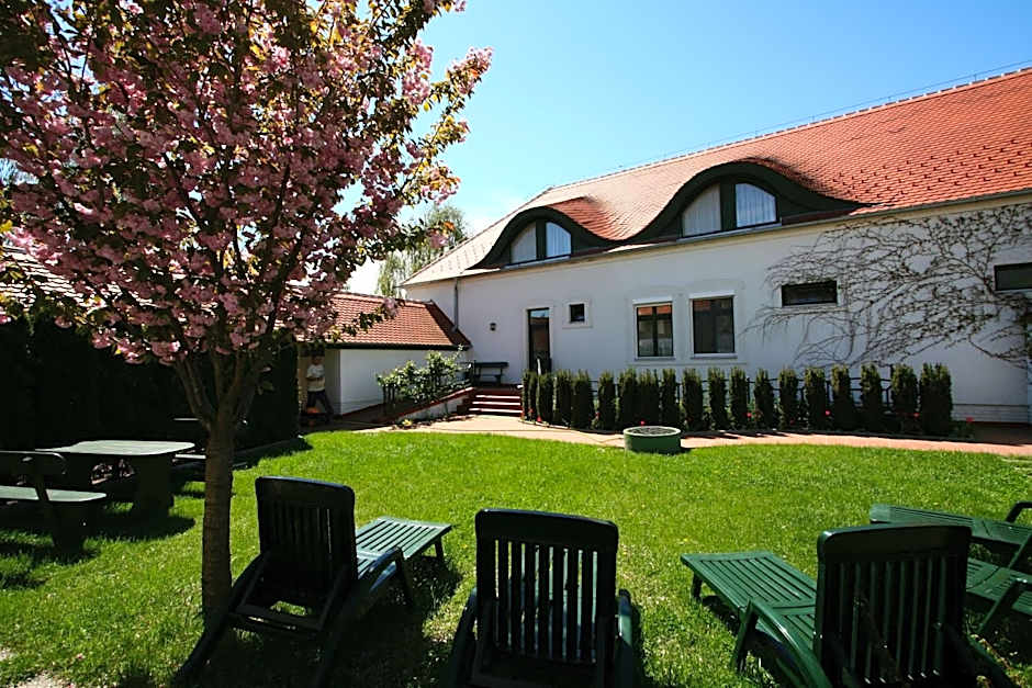 Tornácos Hotel - Hegykő