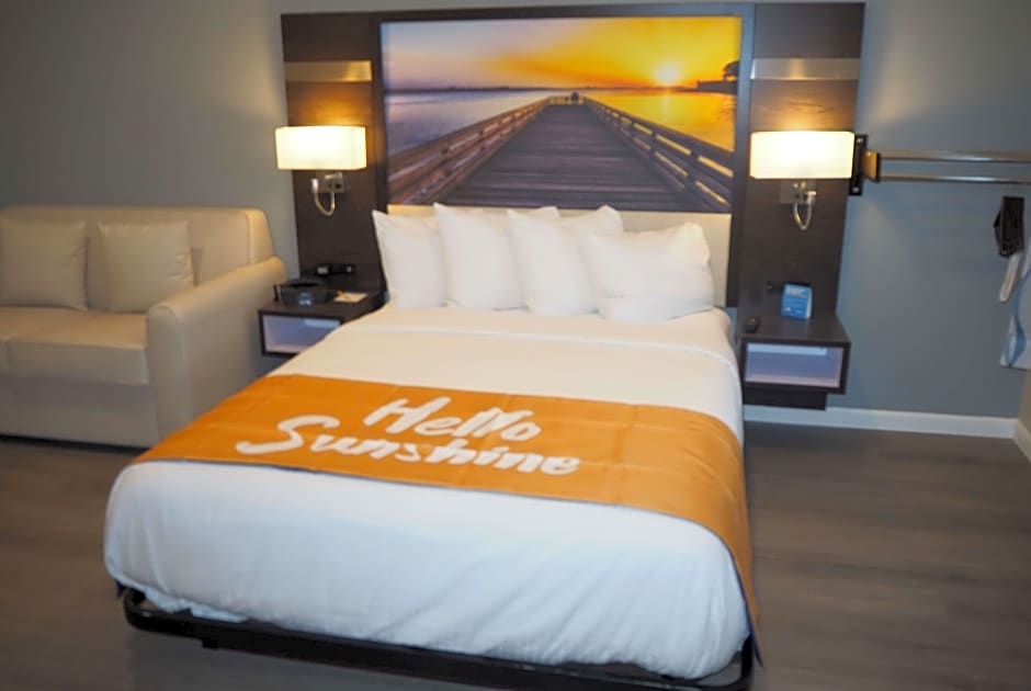 Photo 1 of 1 of Deluxe Studio 1 Queen Bed Suite, Mobility Accessible