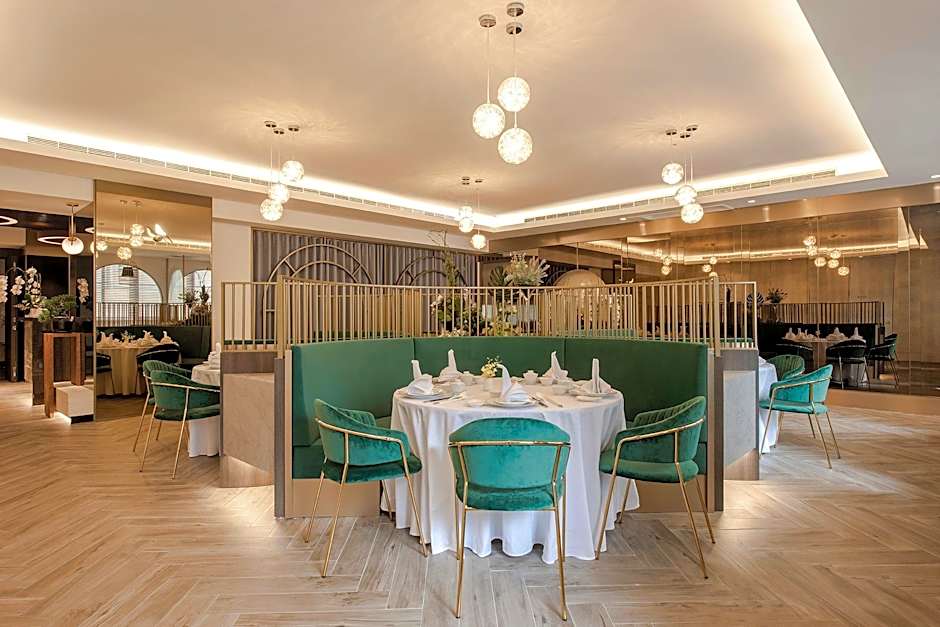 Hamp Court Palace Taipei