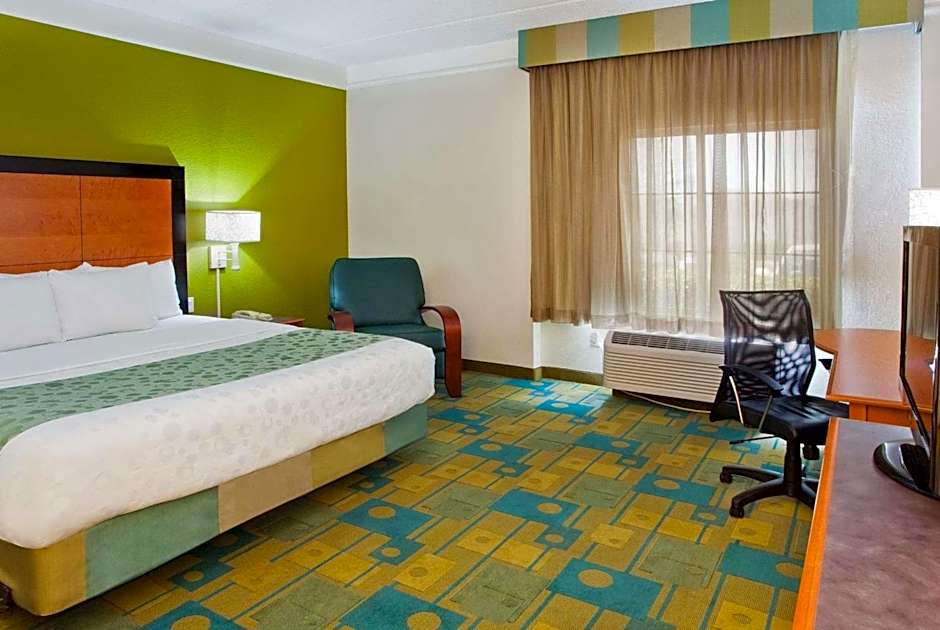 La Quinta by Wyndham Haywood Mall-Near Greenville Downtow