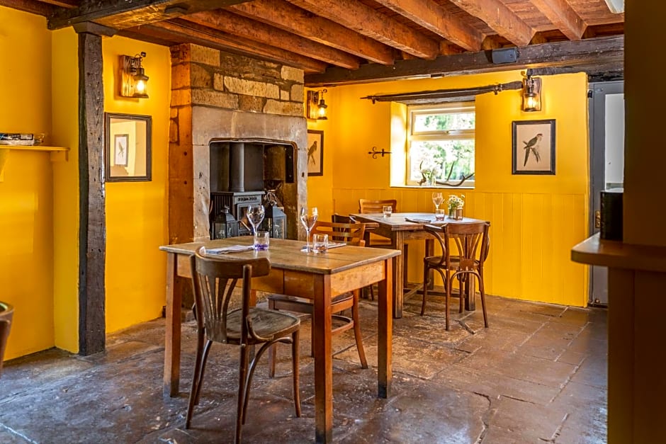 Rising Sun Pub, Restaurant and Rooms