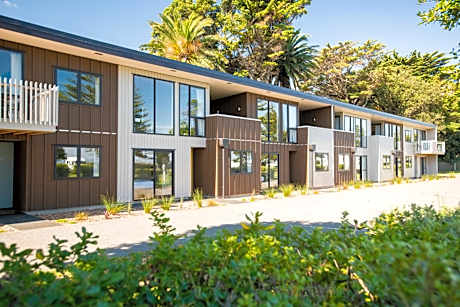 Waikanae Beach Ocean View Apartments