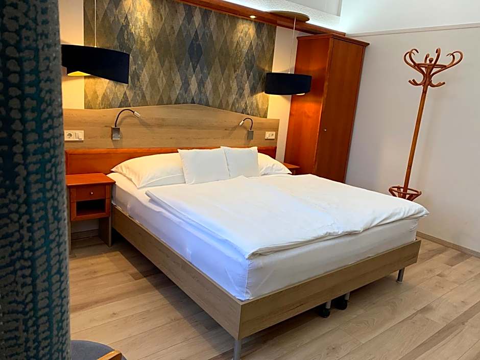 Gizella Hotel and Restaurant