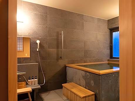 Deluxe Twin with Hot Spring Universal design - Non-Smoking