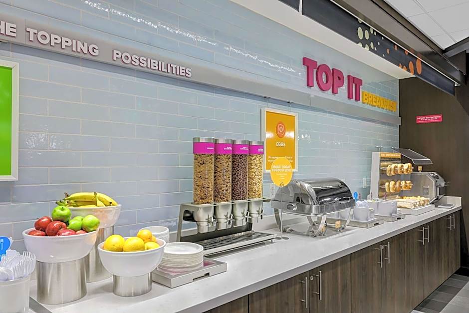 Tru By Hilton Lathrop, CA