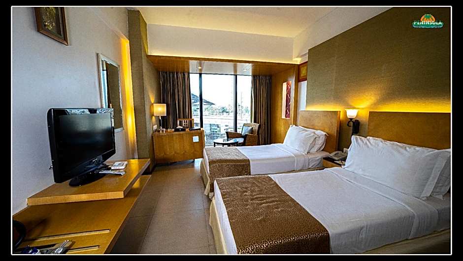 HOTEL PENINSULA GRAND