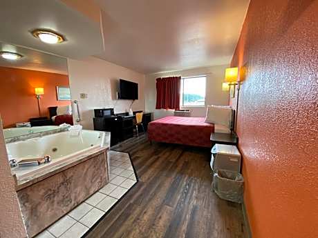 Queen Room with Spa Bath