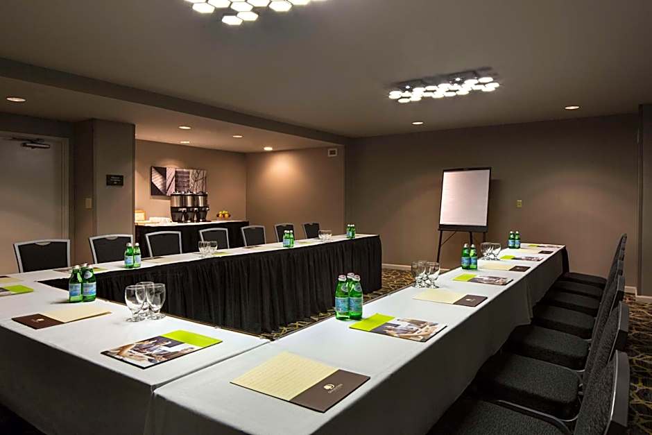DoubleTree By Hilton Newark - Fremont
