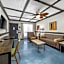 Caliente Tropics Hotel