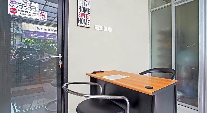 RedDoorz @ Mangga Besar 2