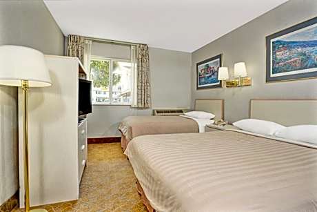 Queen Room with Two Queen Beds - Non-Smoking