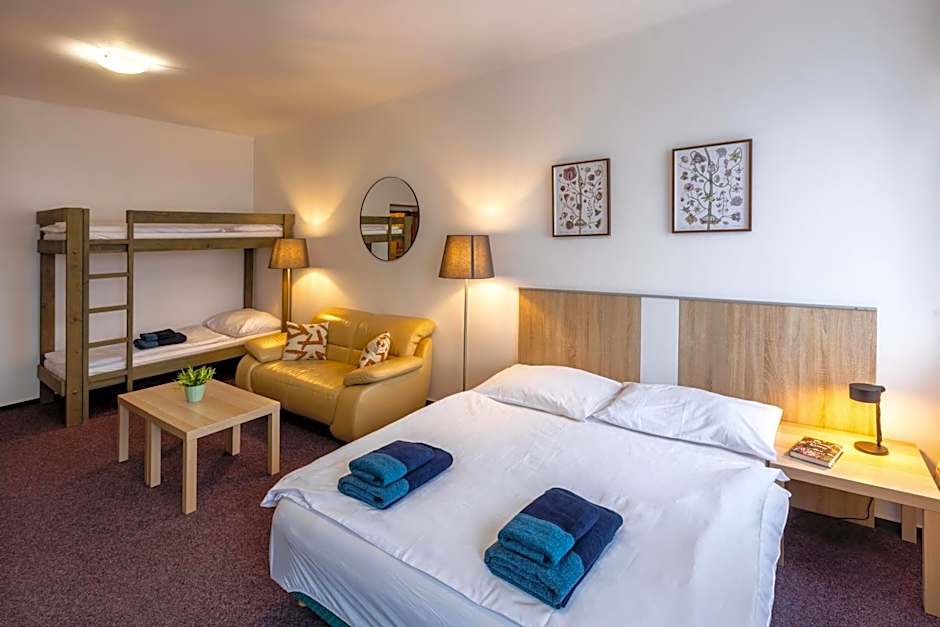 Photo 1 of 7 of Quadruple Room