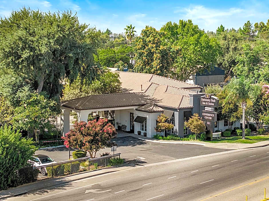 University Park Inn & Suites, an Ascend Collection Hotel