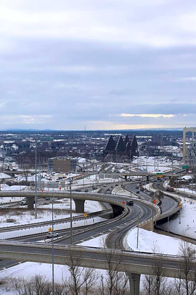 Travelodge Hotel & Convention Center by Wyndham Quebec City