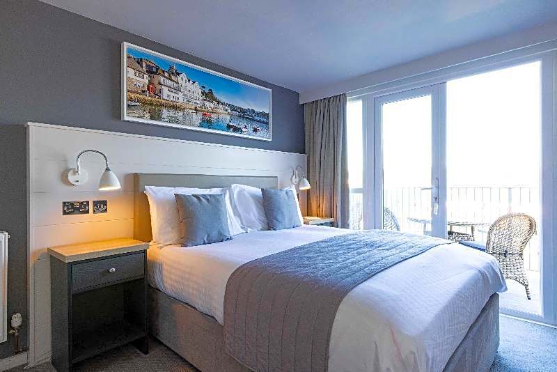 Ship and Castle Hotel