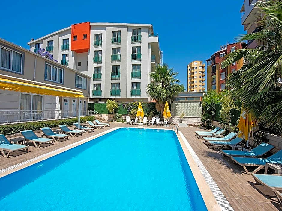 Citrus Luna Suite Hotel