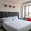 Hotel 104 Art Suites