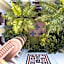 Sea Cliff Court Hotel & Luxury Apartments