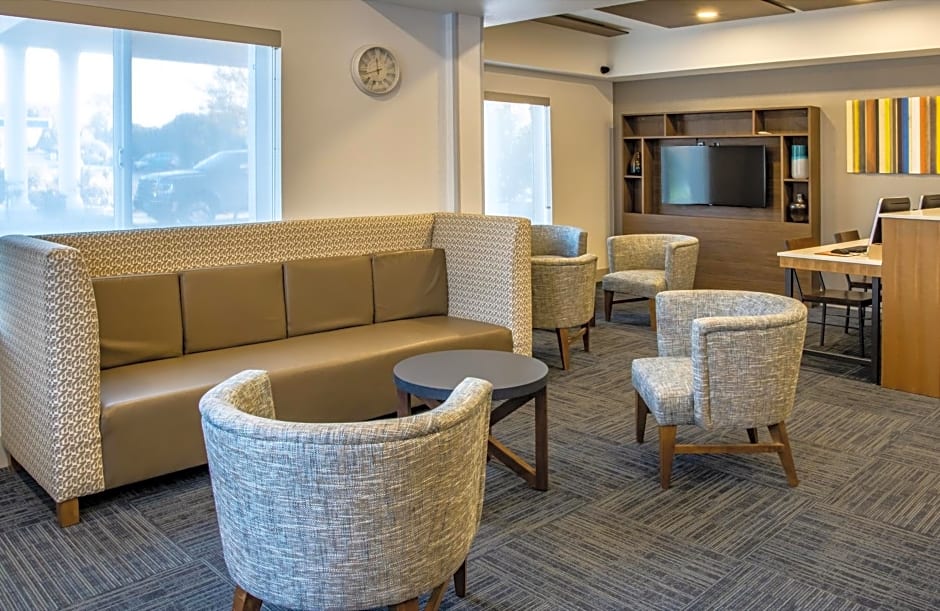 Holiday Inn Express Hotel & Suites Roseville - Galleria Area By IHG