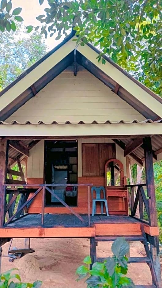 Sunset Beach Bungalow Koh Pu