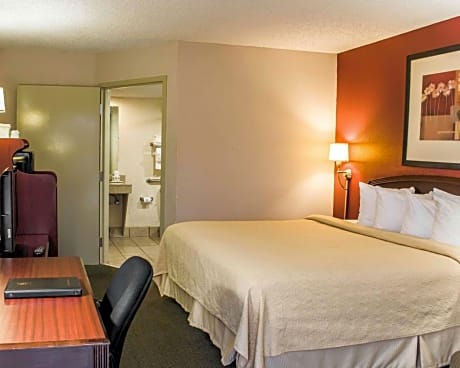 1 King Bed, Nonsmoking