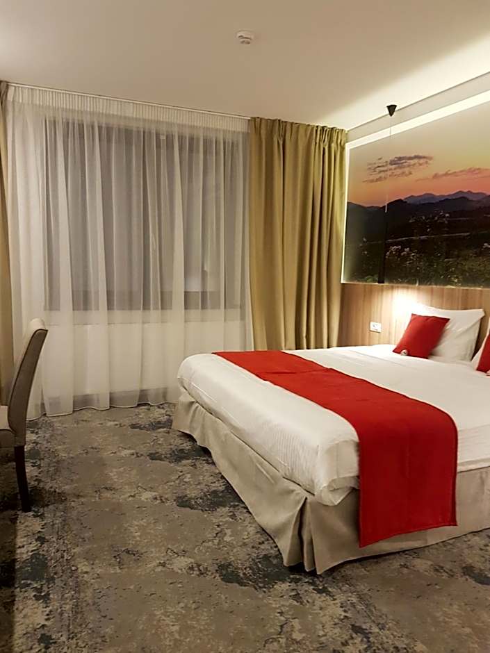 YMY Boutique Residence