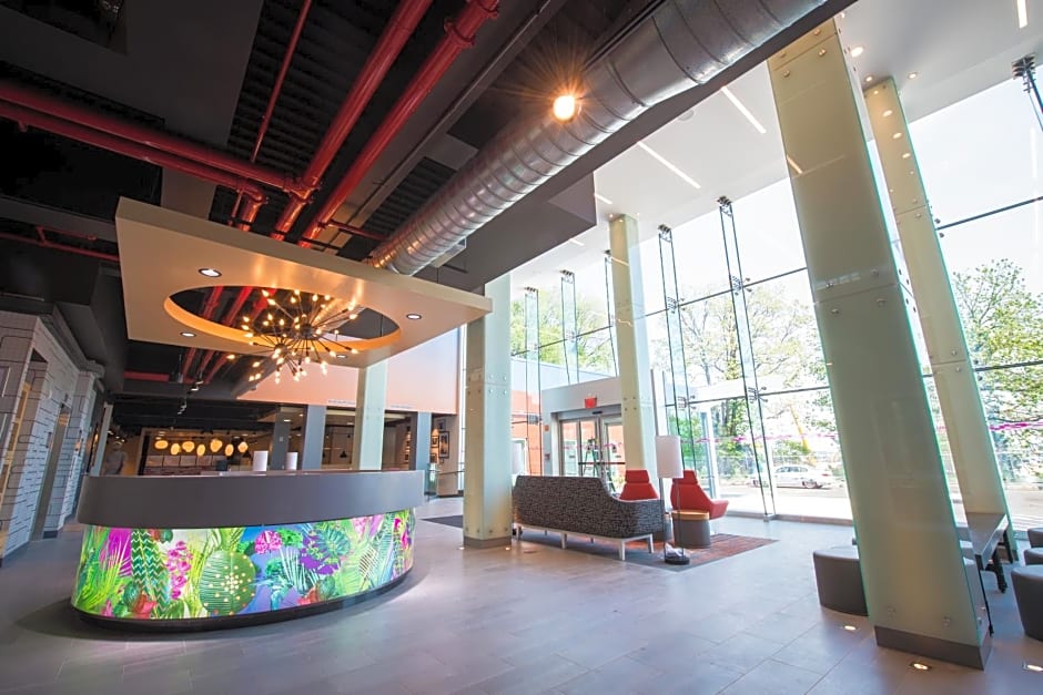 Aloft New York LaGuardia Airport