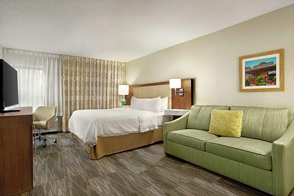 Foto 1 di 6 di 1 King Bed, Mobility Accessible, Bathtub